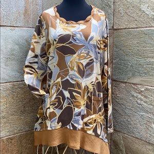 LOGO Asymmetrical Crimped Collar Floral Tunic